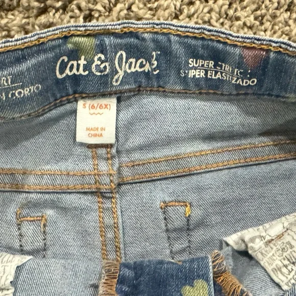 Bundle of 3 pairs of girls Cat & Jack shorts, size 6 - Picture 7 of 11